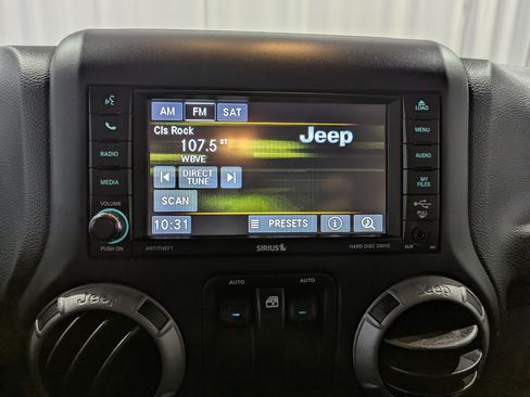 Used 2016 Jeep Wrangler Sport AWD/4WD image 18