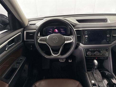 Used 2022 Volkswagen Atlas SEL Premium AWD/4WD image 35