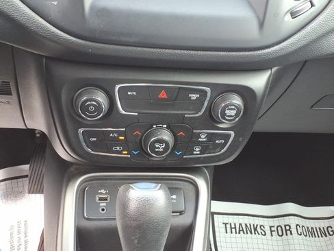 Used 2021 Jeep Compass Sport w/ Cold Weather Group FWD image 14