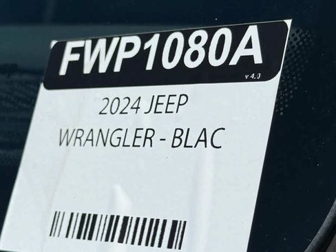 Used 2024 Jeep Wrangler Unlimited Rubicon AWD/4WD image 32