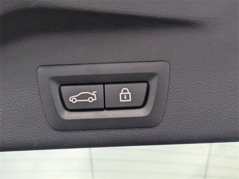 Used 2022 BMW X5 xDrive45e image 15