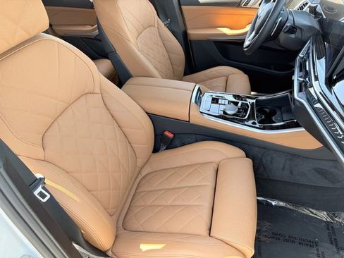 Used 2025 BMW X5 xDrive40i AWD/4WD image 11