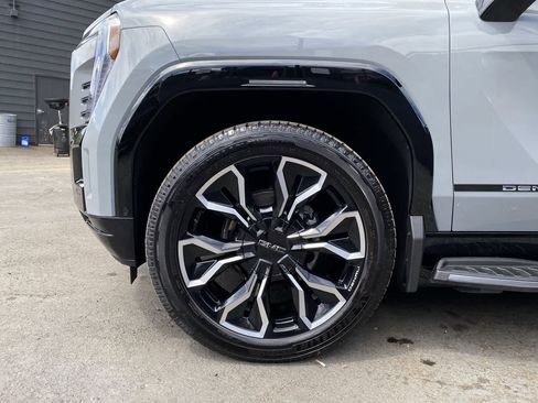Used 2025 GMC Sierra EV Denali AWD/4WD image 11