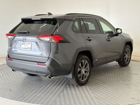 Used 2023 Toyota RAV4 XLE Premium AWD/4WD image 9