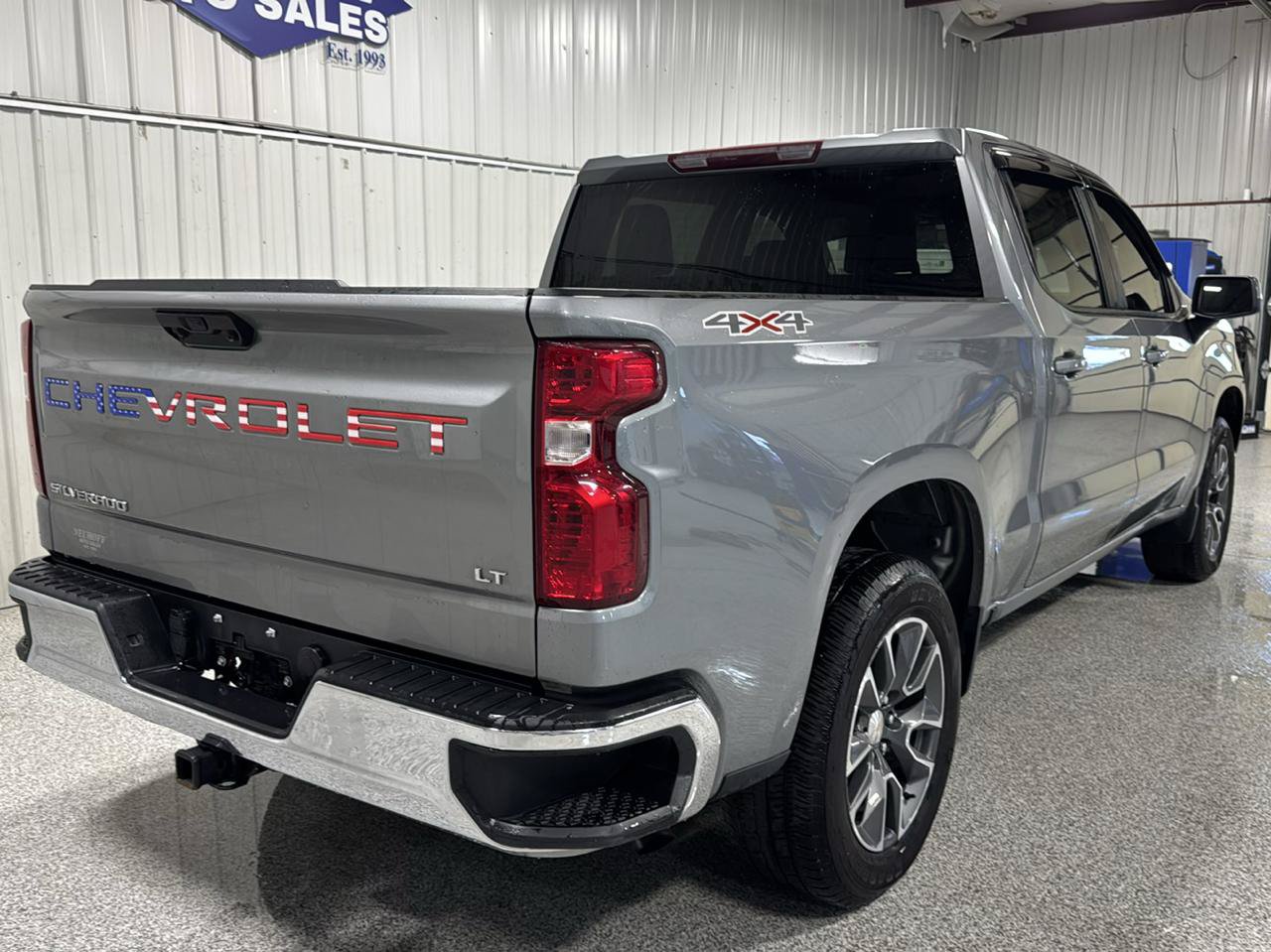 Used 2023 Chevrolet Silverado 1500 LT AWD/4WD image 4