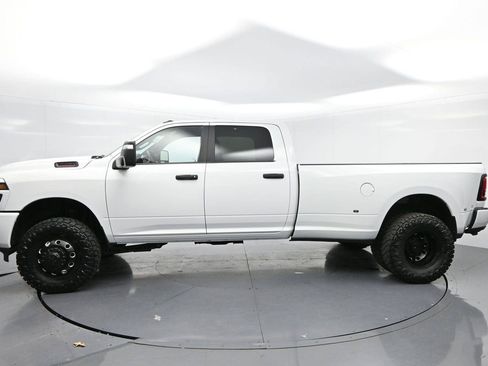 Used 2025 RAM 3500 Big Horn AWD/4WD image 4