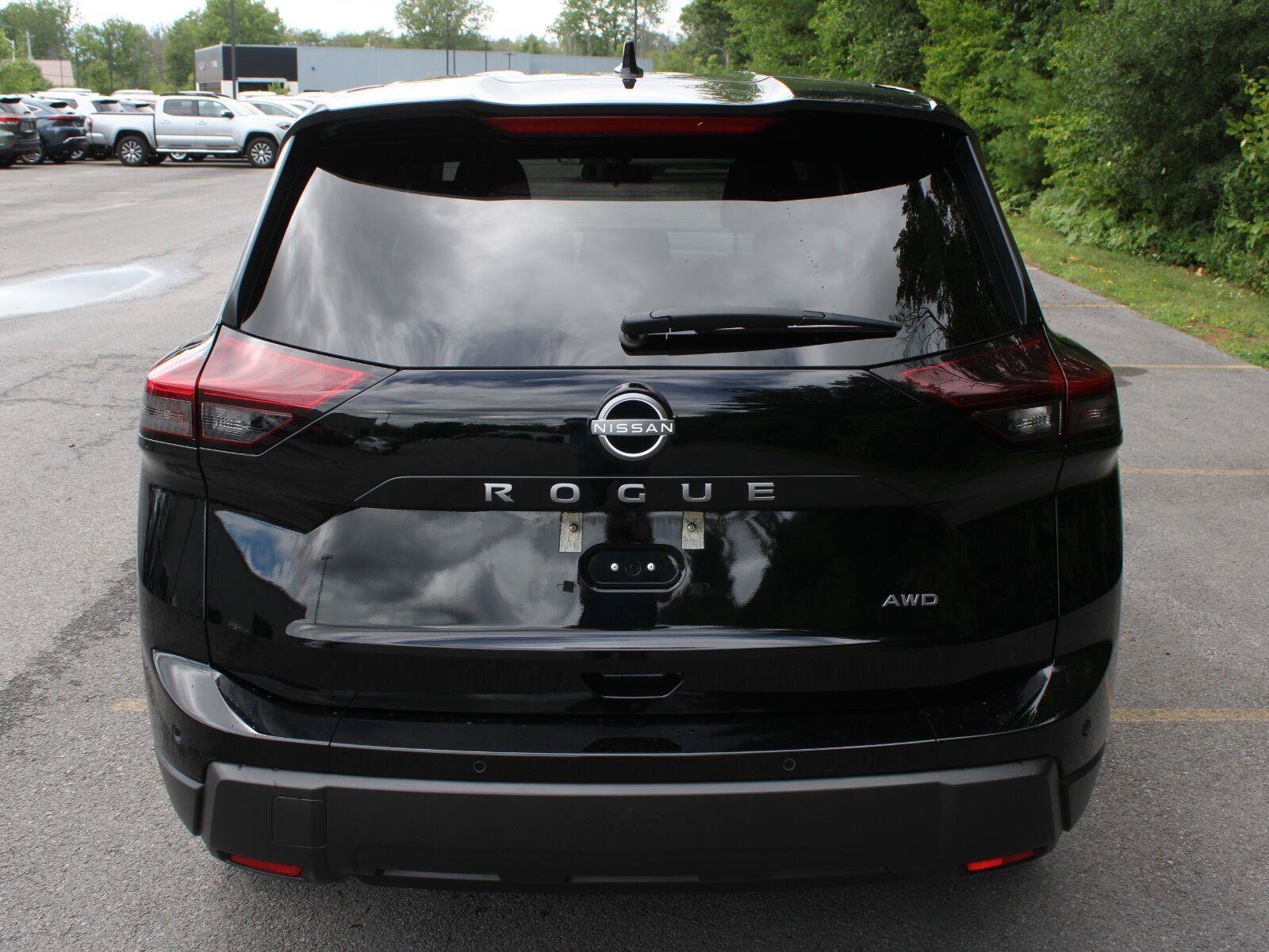 Used 2026 Nissan Rogue SV AWD/4WD image 6