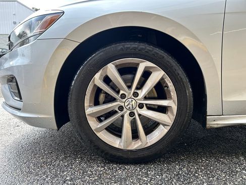 Used 2020 Volkswagen Passat 2.0T SE image 6