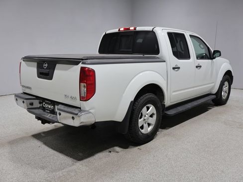 Used 2015 Nissan Frontier SV w/ SV Value Truck Package AWD/4WD image 2