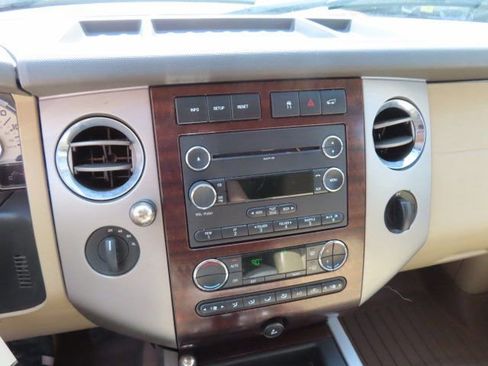 Used 2011 Ford Expedition XLT w/ 201A Rapid Spec Order Code image 28