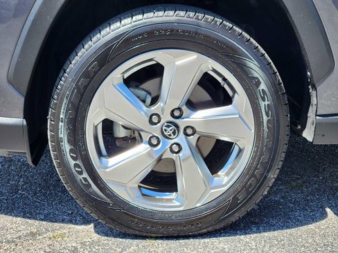 Used 2020 Toyota RAV4 Limited AWD/4WD image 13