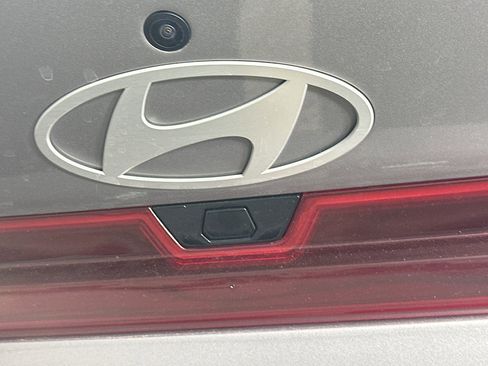 Used 2024 Hyundai Elantra SEL FWD image 30