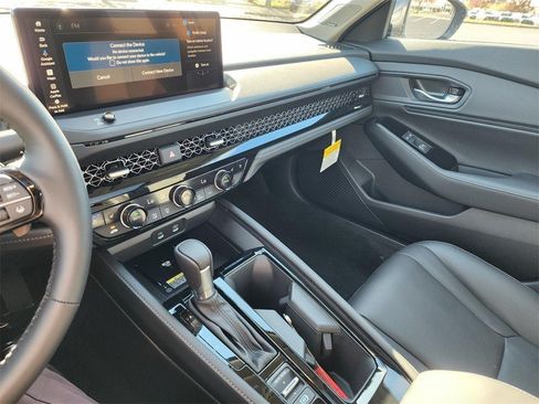 Used 2025 Honda Accord Touring image 31