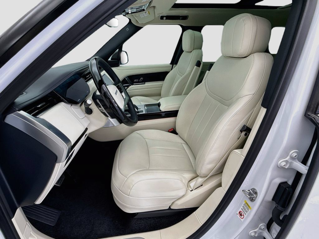 Certified 2025 Land Rover Range Rover SE AWD/4WD image 18