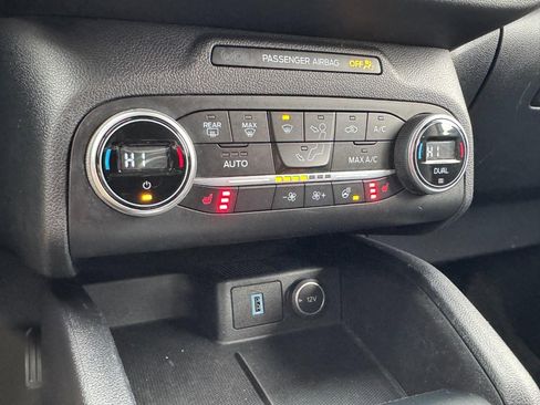 Certified 2020 Ford Escape Titanium image 18