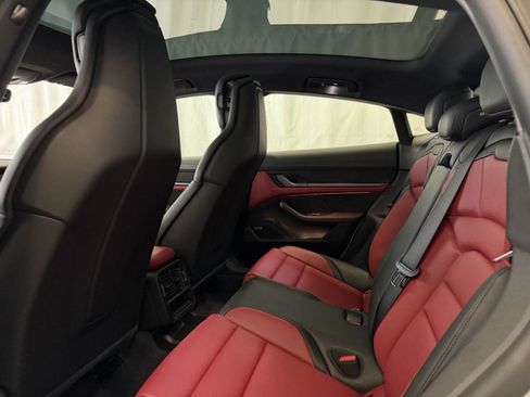 Used 2025 Porsche Taycan image 24