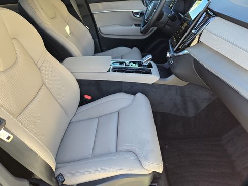 New 2026 Volvo XC90 B6 Ultra image 16