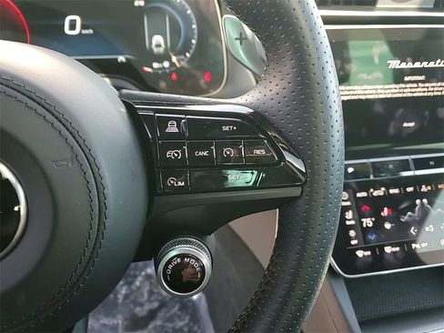 Certified 2024 Maserati Grecale GT image 25