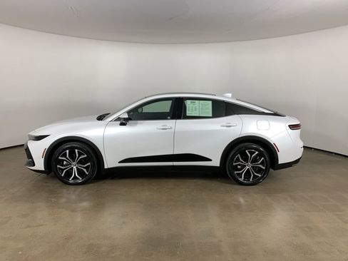 Used 2024 Toyota Crown Limited image 16