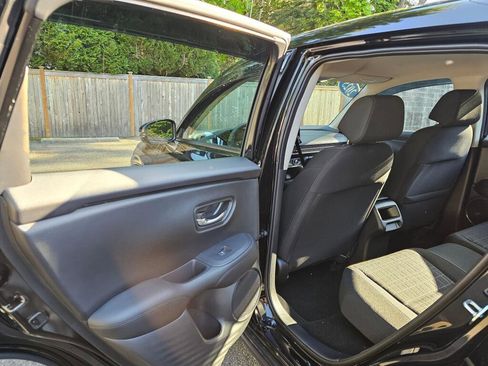 Certified 2025 Honda HR-V LX image 17