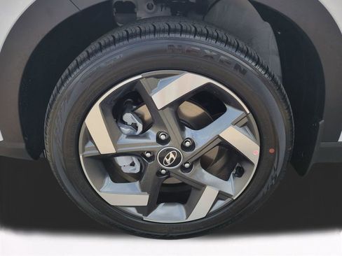 New 2026 Hyundai Venue SEL FWD image 11