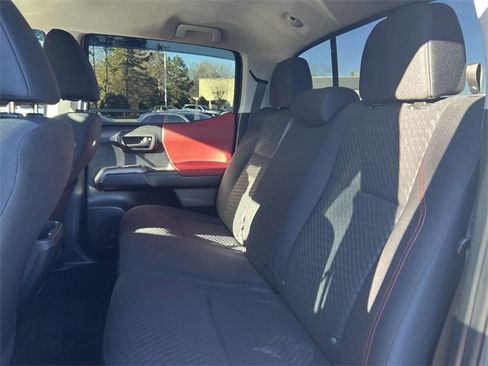 Used 2022 Toyota Tacoma TRD Sport image 21