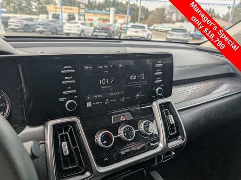 Used 2023 Kia Sorento LX AWD/4WD image 20