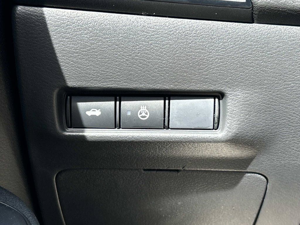 Certified 2026 Nissan Sentra SV w/ SV Convenience Package FWD image 18