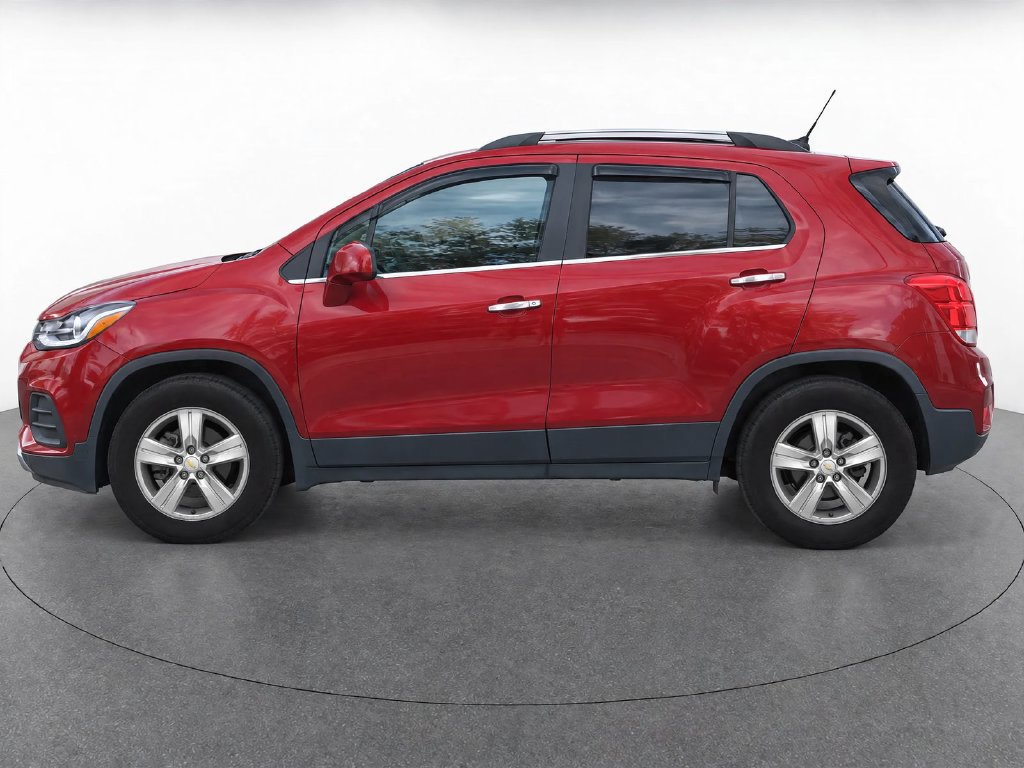 Used 2020 Chevrolet Trax LT w/ Sun & Sound Package FWD image 6