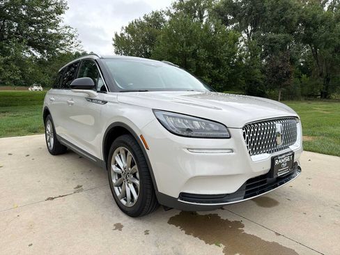 Used 2020 Lincoln Corsair AWD w/ Premium Package image 8