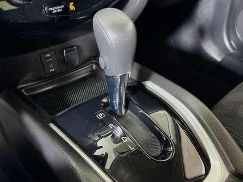 Used 2014 Nissan Rogue SV image 14