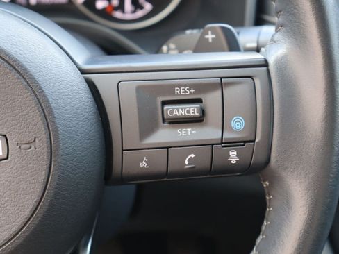 Used 2024 Nissan Rogue SV w/ SV Premium Package FWD image 15