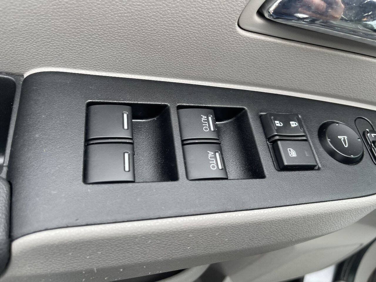 Used 2014 Honda Odyssey EX-L image 12