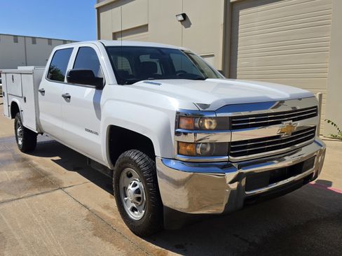 Used 2015 Chevrolet Silverado 2500 W/T AWD/4WD image 5