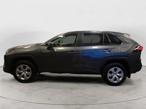Used 2022 Toyota RAV4 LE AWD/4WD image 2