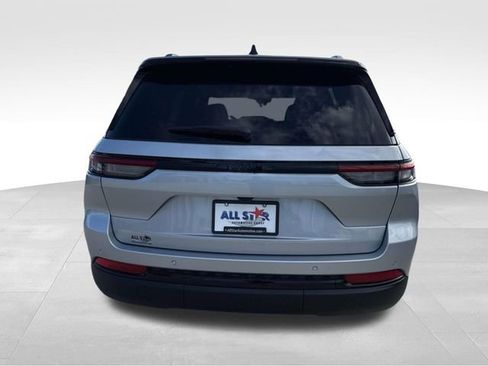 New 2025 Jeep Grand Cherokee Altitude RWD image 6