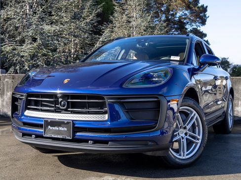 Certified 2026 Porsche Macan AWD/4WD image 7