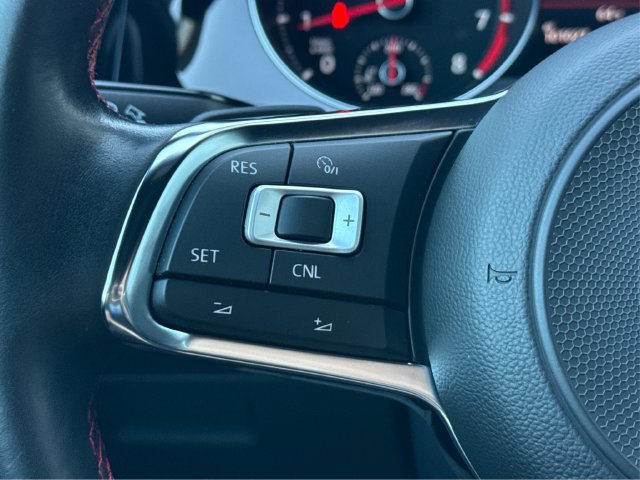 Used 2018 Volkswagen GTI SE FWD image 34