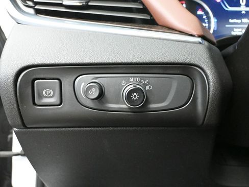 Used 2020 Buick Enclave Avenir w/ Avenir Technology Package image 38