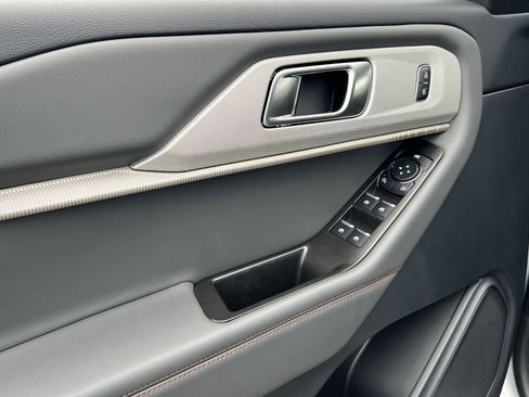 New 2026 Ford Explorer Active AWD/4WD image 15