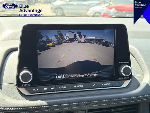 Used 2024 Nissan Rogue S FWD image 26