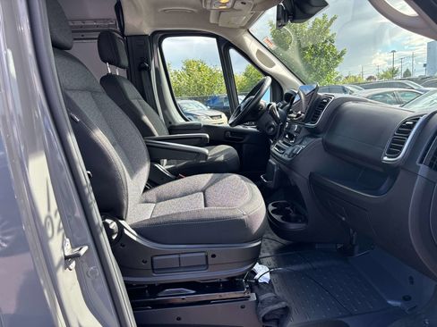 Used 2025 RAM ProMaster 2500 w/ Quick Order Package 22H SLT+ FWD image 8