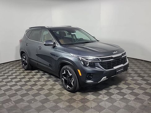 Used 2024 Kia Seltos EX AWD/4WD image 1