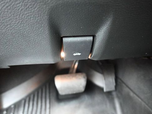 Used 2019 RAM 1500 Big Horn AWD/4WD image 30