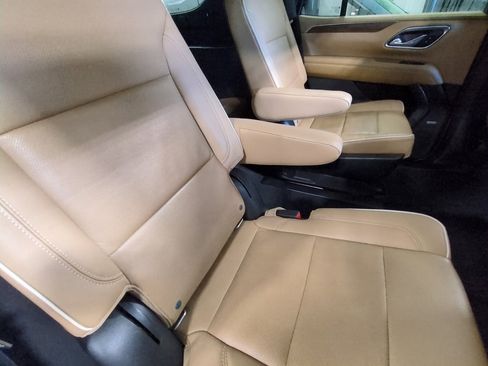 Used 2021 Chevrolet Tahoe Premier w/ Premium Package image 23