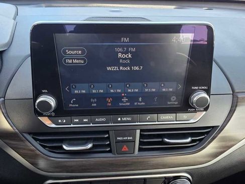 Used 2024 Nissan Altima 2.5 SV image 13