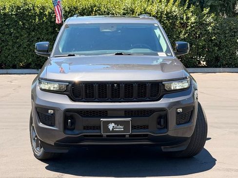 Used 2023 Jeep Grand Cherokee 30th Anniversary AWD/4WD image 3