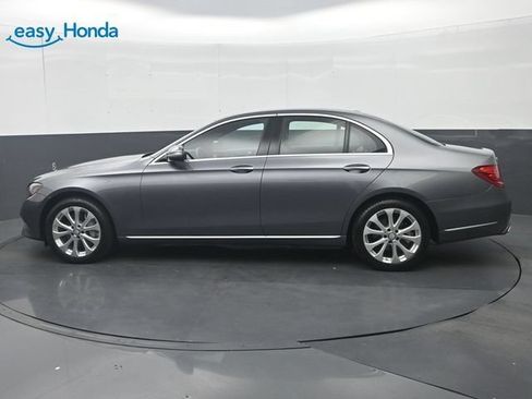 Used 2017 Mercedes-Benz E 300 4MATIC w/ Premium 1 Package image 4