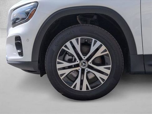 Certified 2025 Mercedes-Benz GLB 250 4MATIC image 24