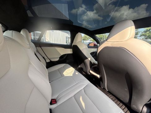 Used 2026 Tesla Model S AWD/4WD image 16